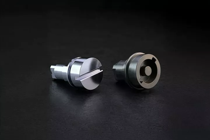 Inserts for 1/4 turn latch