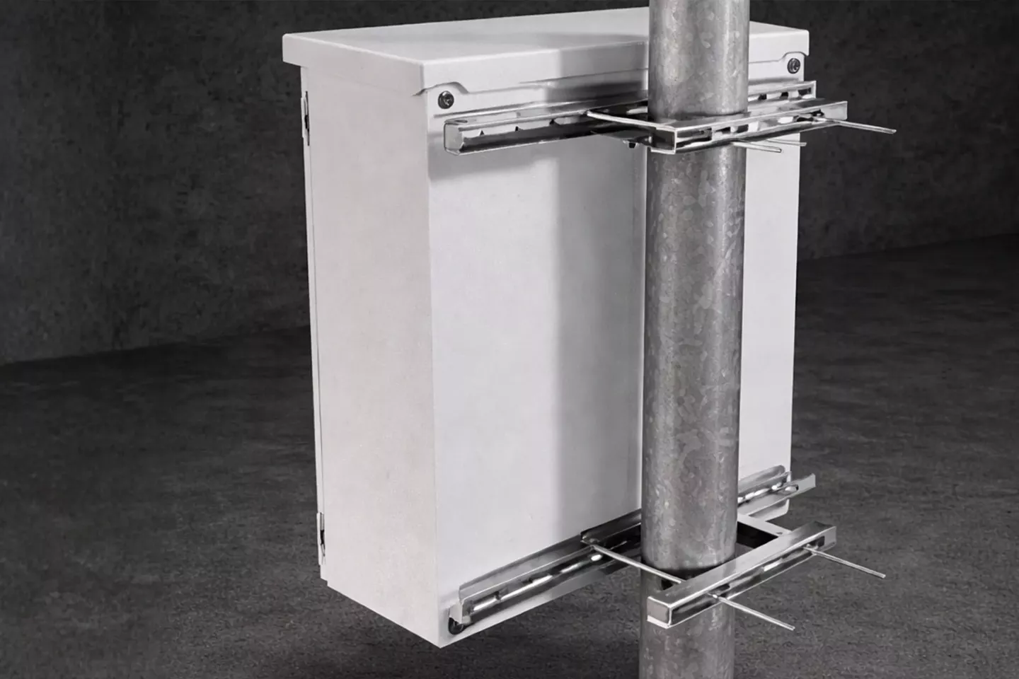 Pole Clamp